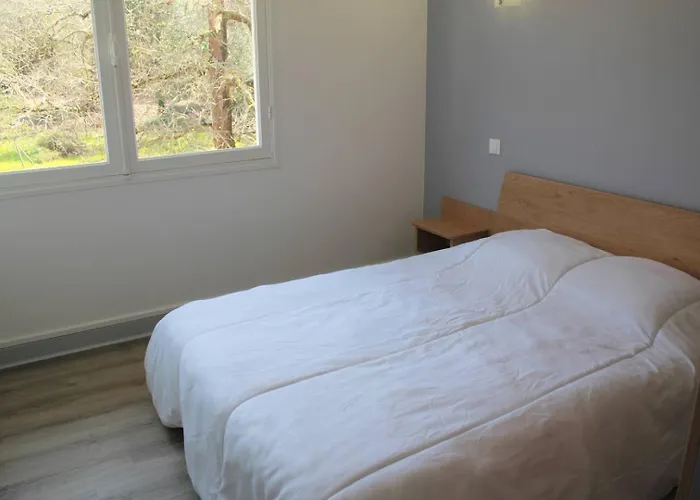 - 1er Etage Gauche - 90m De La Appartement