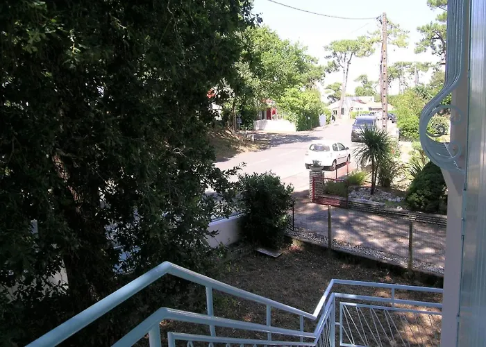 - 1er Etage Gauche - 90m De La Appartement